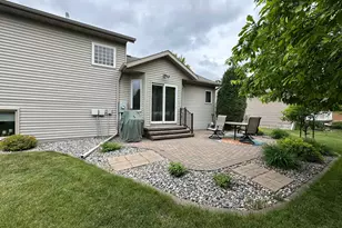 607 13th Ave N, Moorhead, MN 56560 - Photo 5