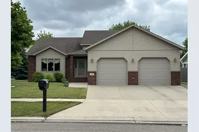 607 13th Avenue N, Moorhead, MN 56560 - Photo 3