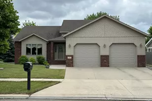 607 13th Ave N, Moorhead, MN 56560 - Photo 3