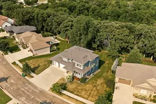 4275 Stone Crest Ln NE, Rochester, MN 55906 - Photo 5
