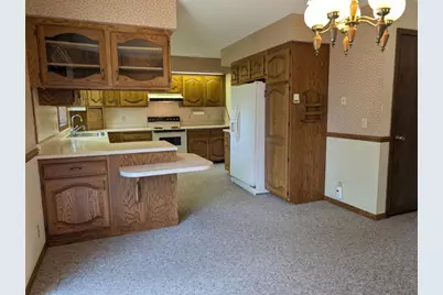 600 8th Street SW, Wells, MN 56097 - Photo 7