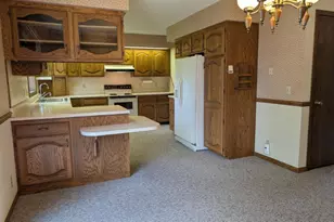 600 8th St SW, Wells, MN 56097 - Photo 7