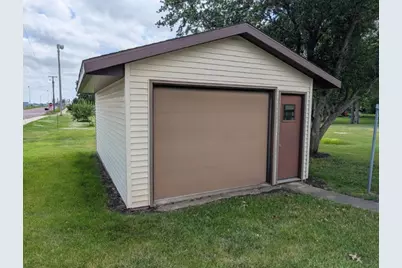 600 8th Street SW, Wells, MN 56097 - Photo 5