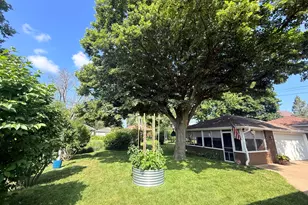 2055 English St, Maplewood, MN 55109 - Photo 19