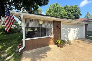 2055 English St, Maplewood, MN 55109 - Photo 17