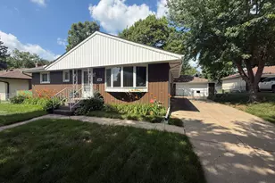 2055 English St, Maplewood, MN 55109 - Photo 21