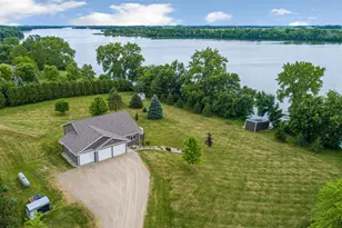 23455 135th St, Hanska, MN 56041 - Photo 1