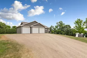 23455 135th St, Hanska, MN 56041 - Photo 9