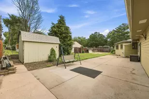 2889 Simpson St, Roseville, MN 55113 - Photo 17