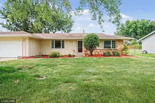 981 Oriole Dr, Apple Valley, MN 55124 - Photo 25