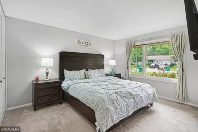 981 Oriole Drive, Apple Valley, MN 55124 - Photo 7