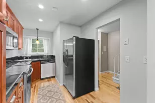 1860 McMenemy St, Maplewood, MN 55117 - Photo 9