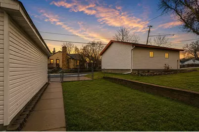 902 Dodd Road, West Saint Paul, MN 55118 - Photo 27