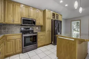 8778 Hawthorne Dr, Eden Prairie, MN 55347 - Photo 5