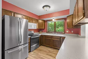 10298 Mooer Ln, Eden Prairie, MN 55347 - Photo 9