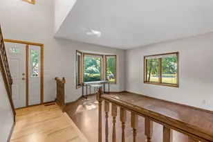 10298 Mooer Ln, Eden Prairie, MN 55347 - Photo 3