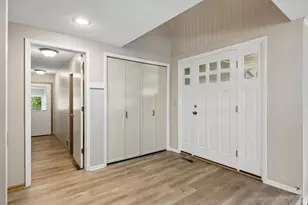 8440 Bayridge Ln, Bloomington, MN 55438 - Photo 5