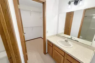 18516 Creeks Bend Dr, Minnetonka, MN 55345 - Photo 19