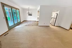18516 Creeks Bend Dr, Minnetonka, MN 55345 - Photo 9