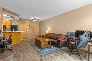 15345 Greenhaven Ln, Burnsville, MN 55306 - Photo 9