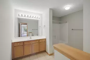 8014 Golden Valley Rd, Golden Valley, MN 55427 - Photo 19