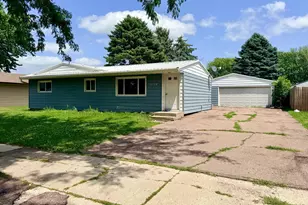 1738 Skyline Dr, Worthington, MN 56187 - Photo 1