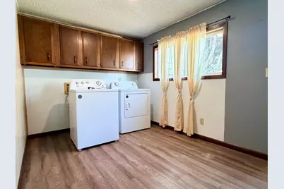 1738 Skyline Drive, Worthington, MN 56187 - Photo 9