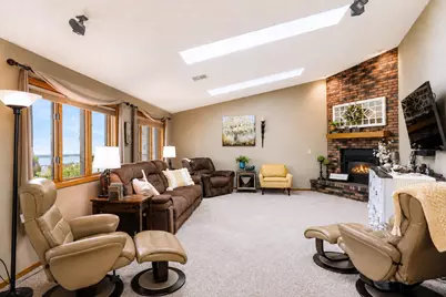 826 4th Avenue NE, Waseca, MN 56093 - Photo 5