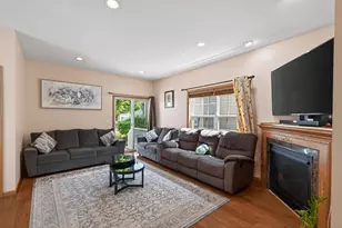 10013 Iris Ln, Eden Prairie, MN 55347 - Photo 3