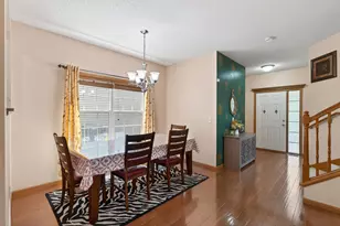 10013 Iris Ln, Eden Prairie, MN 55347 - Photo 5