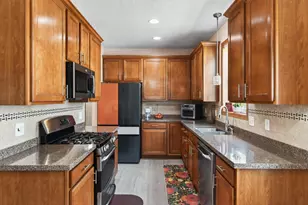 10013 Iris Ln, Eden Prairie, MN 55347 - Photo 13