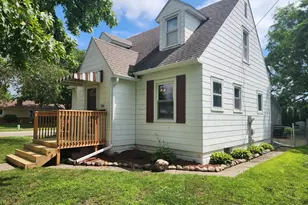 1210 10th St NW, Austin, MN 55912 - Photo 3