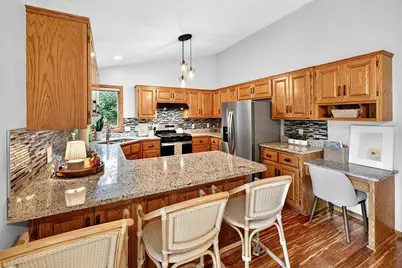 570 Dorland Road S, Maplewood, MN 55119 - Photo 7