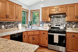 570 Dorland Rd S, Maplewood, MN 55119 - Photo 5