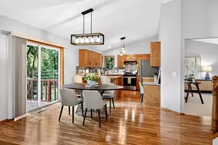 570 Dorland Rd S, Maplewood, MN 55119 - Photo 3