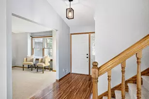 570 Dorland Rd S, Maplewood, MN 55119 - Photo 9