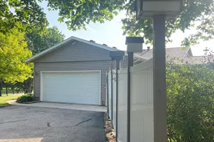 3925 8th St NE, Willmar, MN 56201 - Photo 5