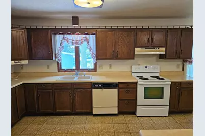 131 E Dineen Street, Sanborn, MN 56083 - Photo 9