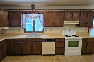 131 E Dineen St, Sanborn, MN 56083 - Photo 9