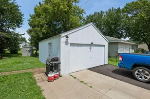 415 Francis St, Faribault, MN 55021 - Photo 33