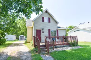 615 Markley Ave S, Thief River Falls, MN 56701 - Photo 1