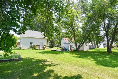 615 Markley Avenue S, Thief River Falls, MN 56701 - Photo 23