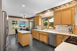 527 Hackmore Dr, Eagan, MN 55123 - Photo 25