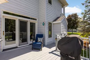 527 Hackmore Dr, Eagan, MN 55123 - Photo 7