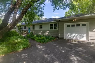 148 S Skyline Dr, Mankato, MN 56001 - Photo 1