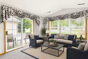 2102 Oak Tree Ln, Austin, MN 55912 - Photo 5