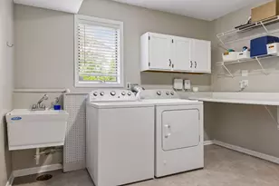 10028 Park Cir, Bloomington, MN 55420 - Photo 29