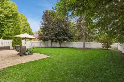 10028 Park Circle, Bloomington, MN 55420 - Photo 31