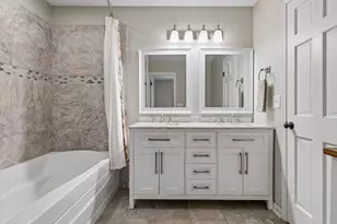 10028 Park Cir, Bloomington, MN 55420 - Photo 21