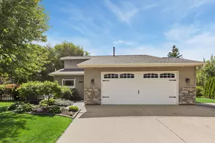 10028 Park Cir, Bloomington, MN 55420 - Photo 3